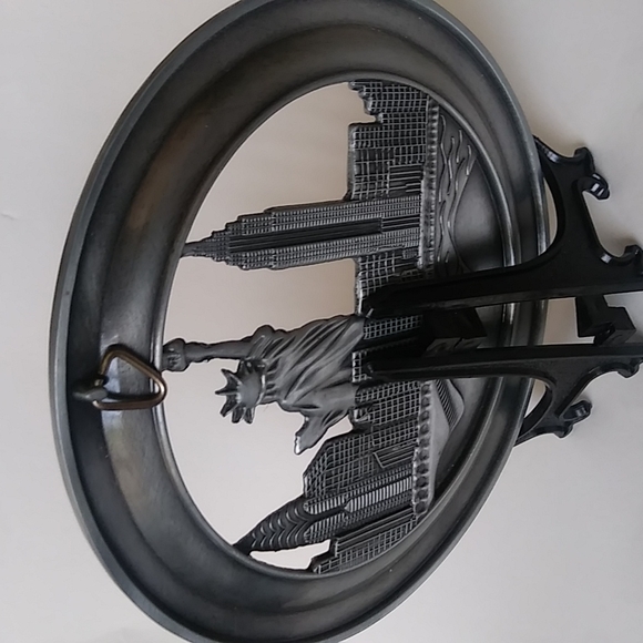 New York Souvenir Decorative Metal Plate - Picture 7 of 15
